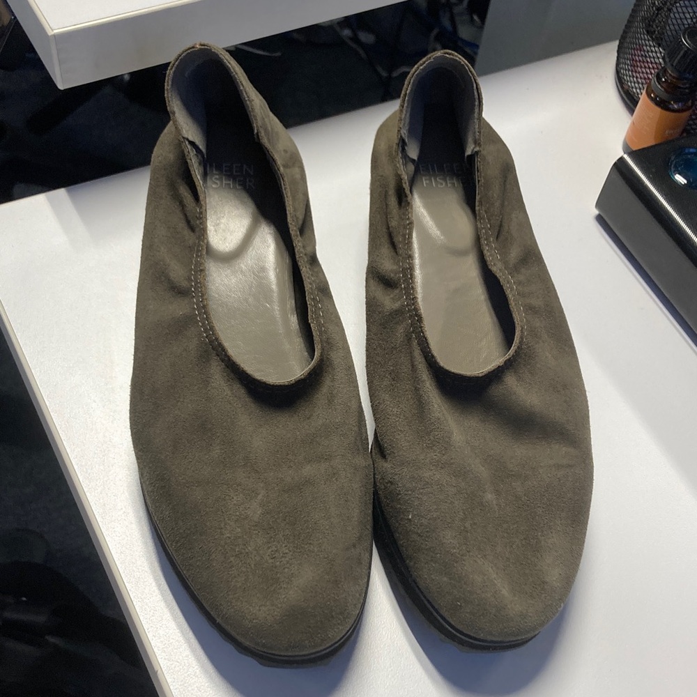 Eileen fisher like new size 6 suede taupe color slip on wedge glove shoes